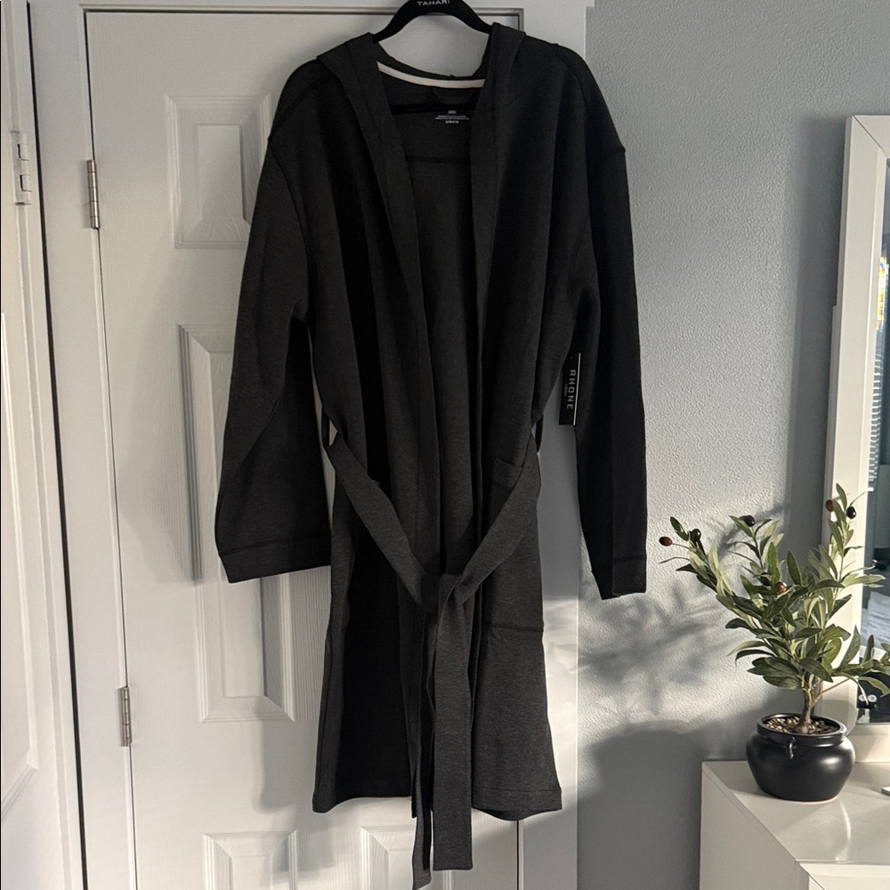 NWT Rhone Heritage Mid weight Robe black Heather color  size S/M mens